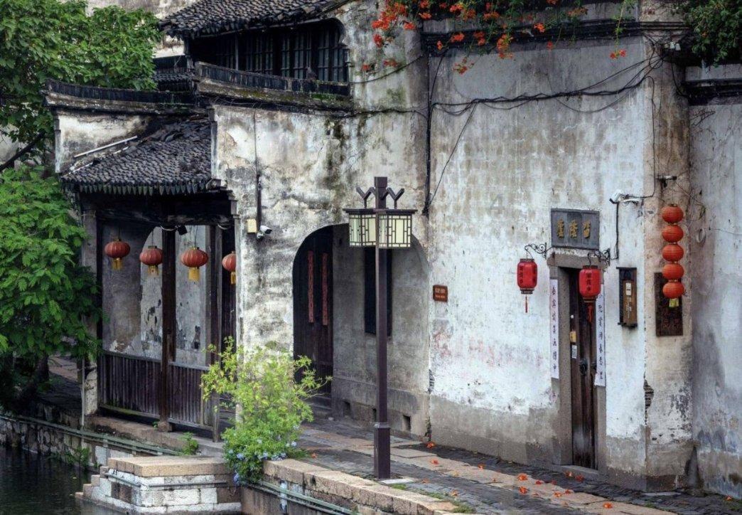 轮台县人民政府办公室举办“积极拼搏勇争先 团结互助齐奋斗”冬季趣味运动会